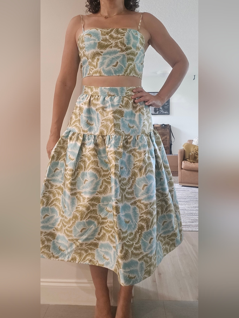 1 State Two-Piece Floral Crop Top & Skirt Set in Light Blue and Olive M